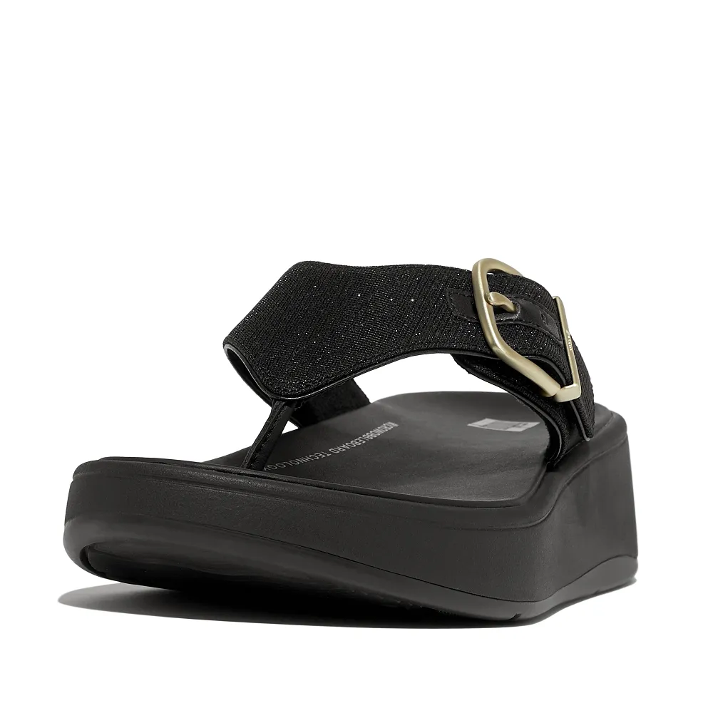 รองเท้าแตะแบบหูหนีบ ผู้หญิง รุ่น F-MODE BUCKLE SHIMMERLUX FLATFORM TOE-POST SANDALS