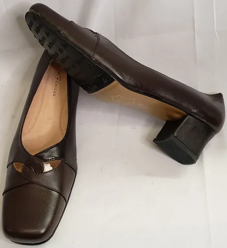 2.25" Elizabeth -- Women's Leather Pump -- Brown