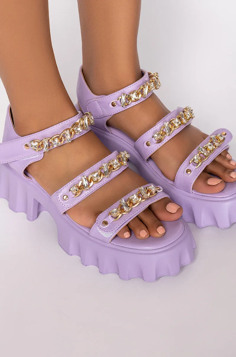 AZALEA WANG CANT HOLD BACK FLATFORM SANDAL IN PURPLE