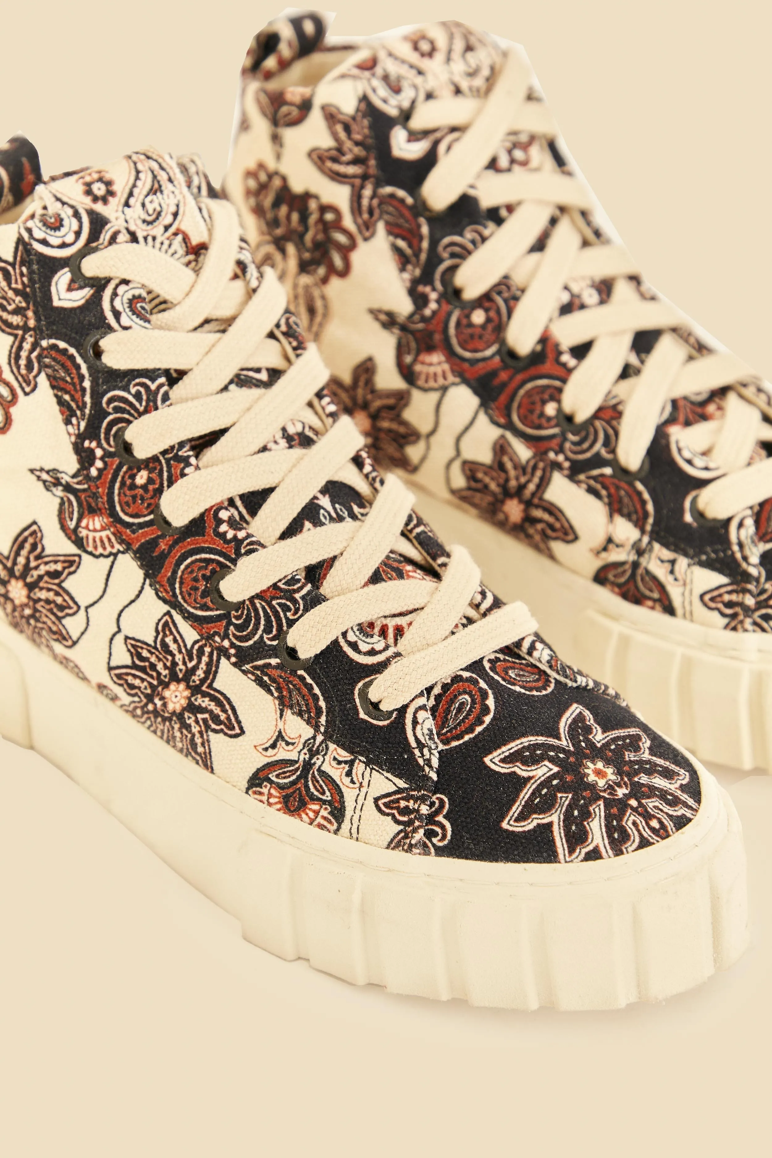 B&W Sweet Mermaids Flatform Sneaker