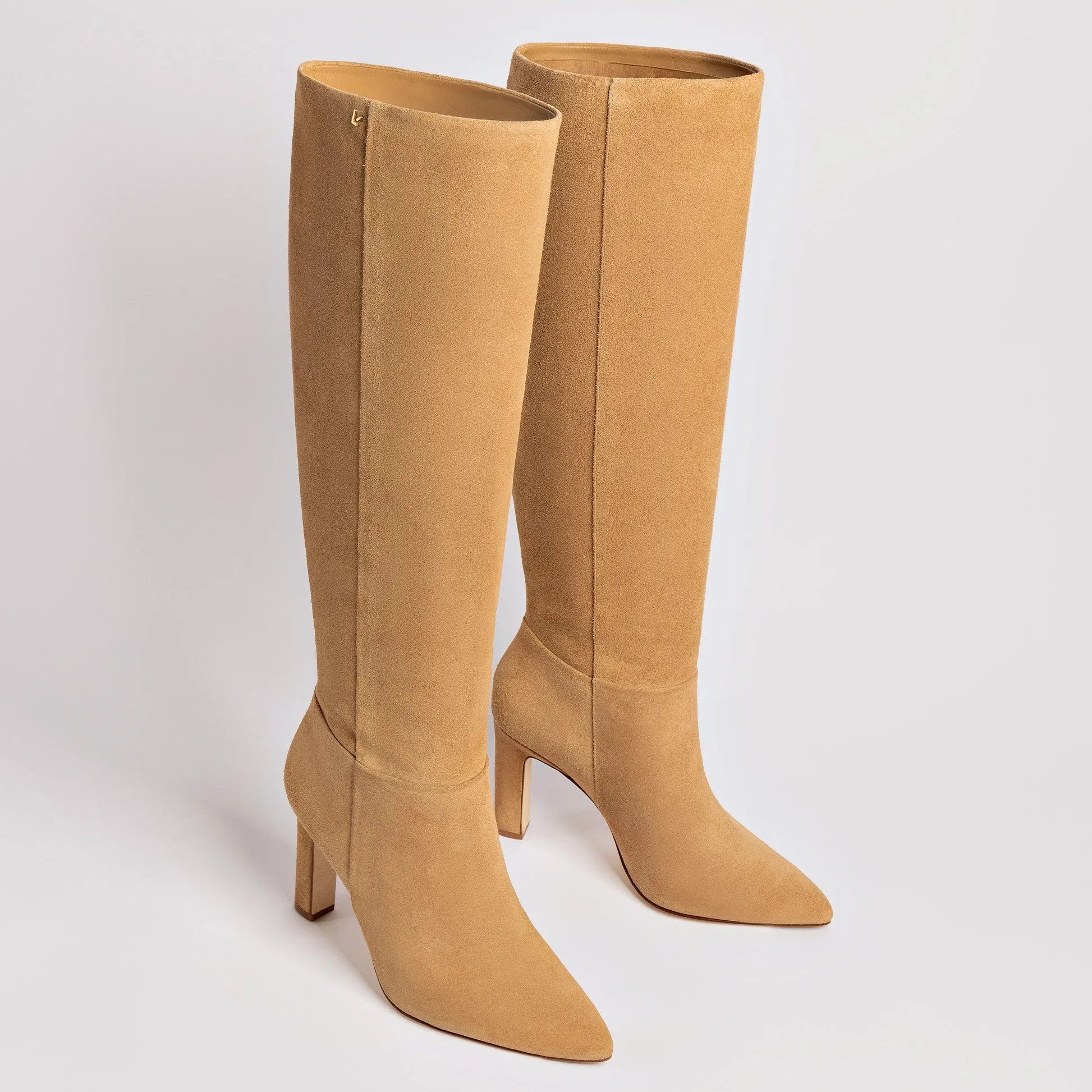 Cindy Hi Boot In Peanut Suede