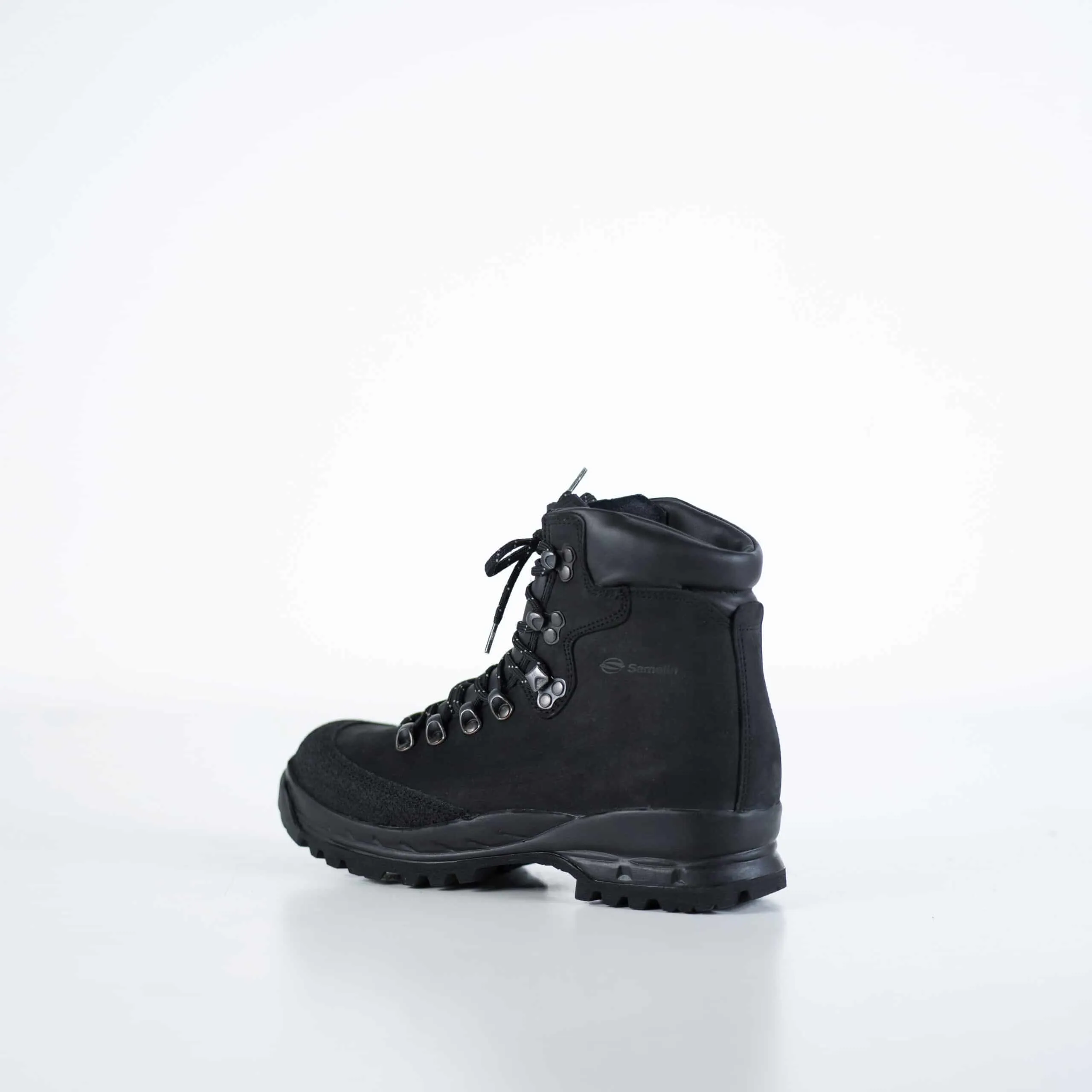 Hiking - 553P - Black