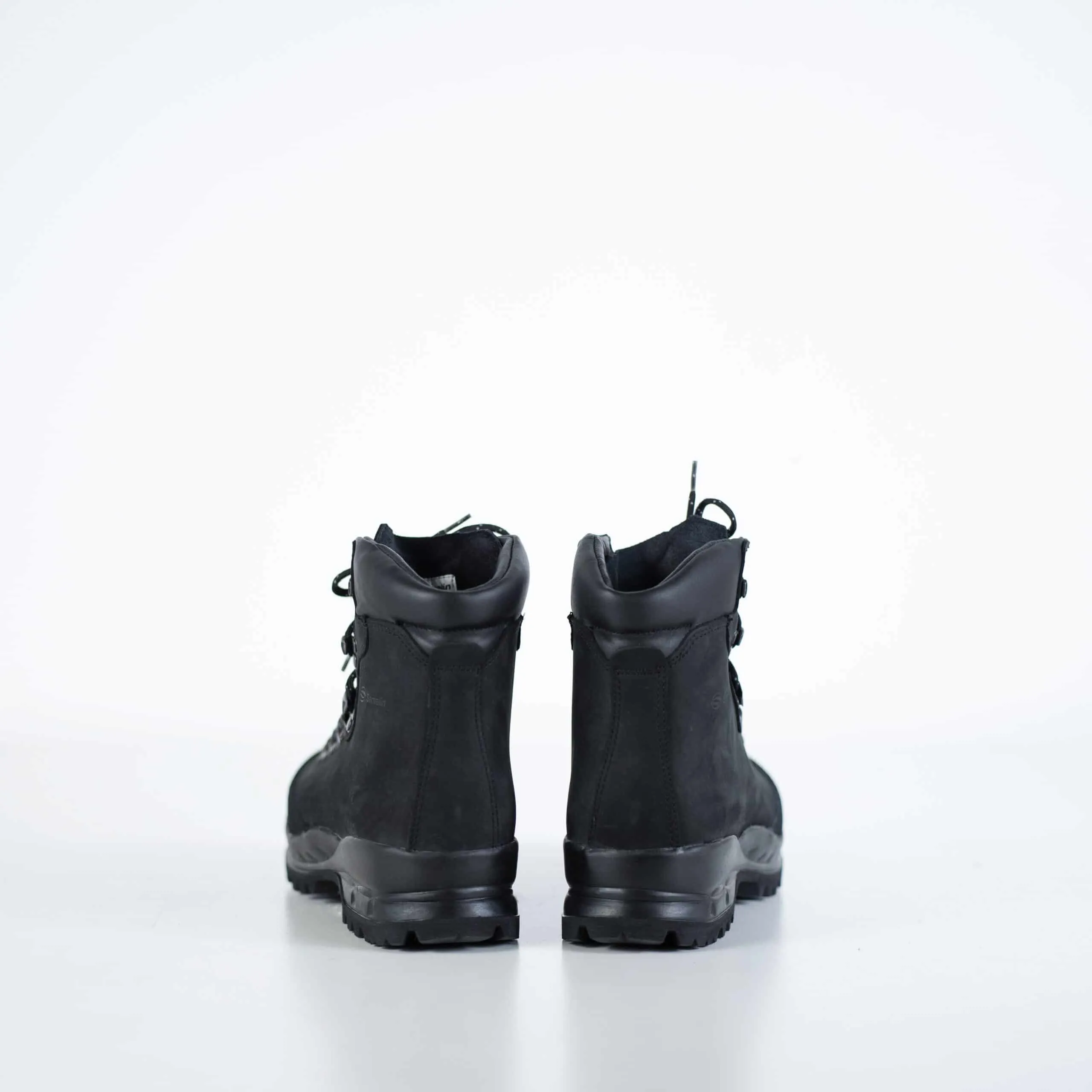 Hiking - 553P - Black