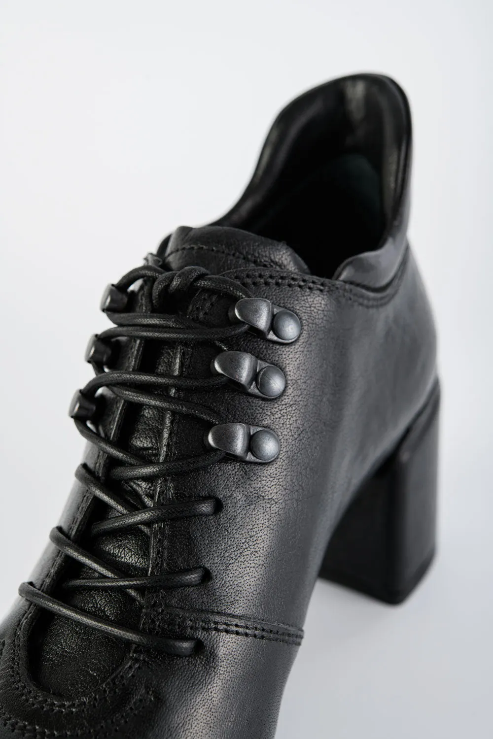 MADISON urban-black lace up hiking shoes.