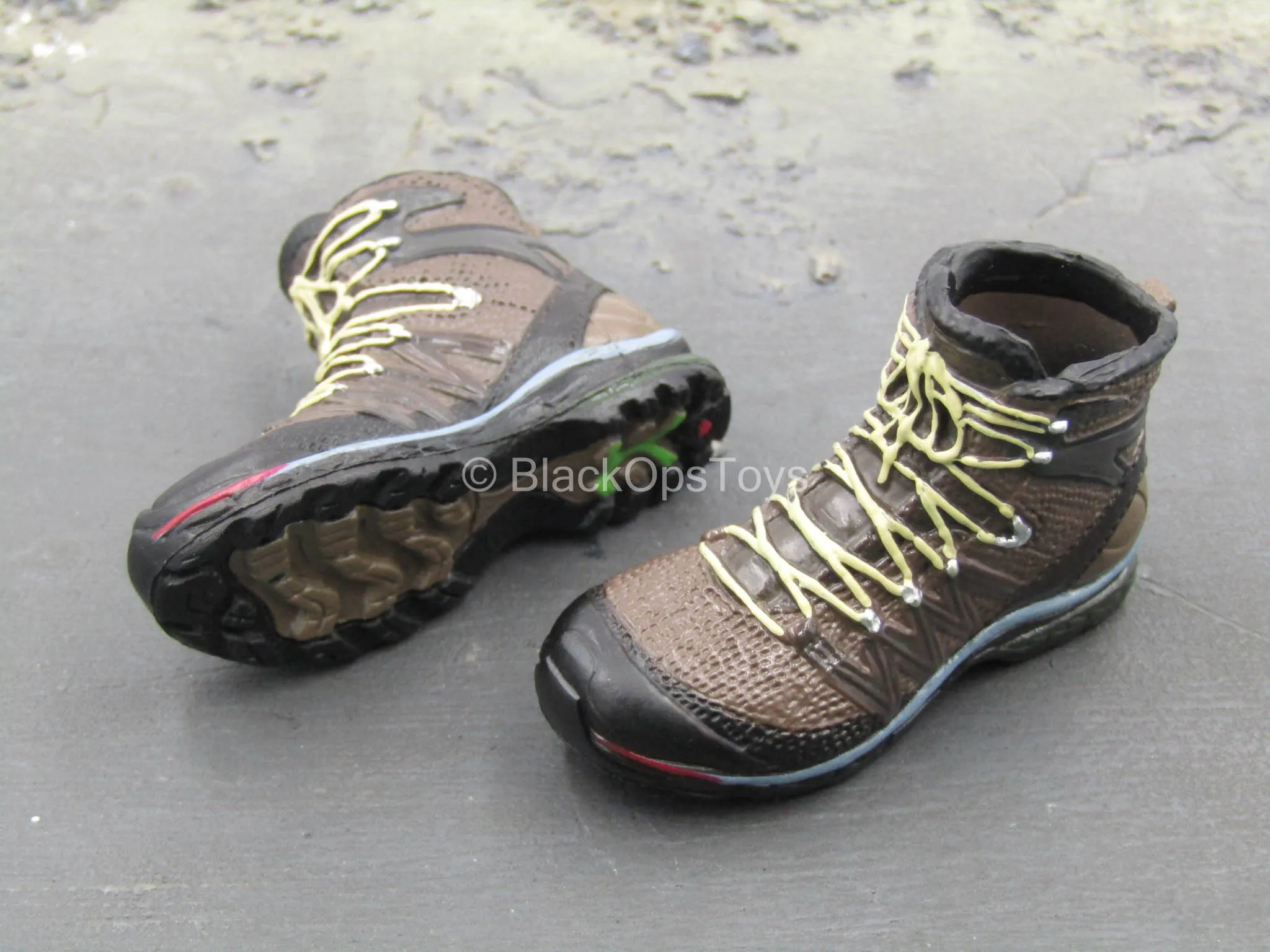 Modern Battlefield Ghost - Brown Combat Boots (Foot Type)