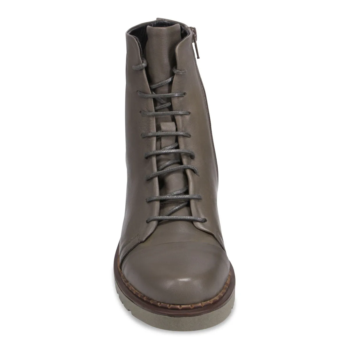 Nikita Boot