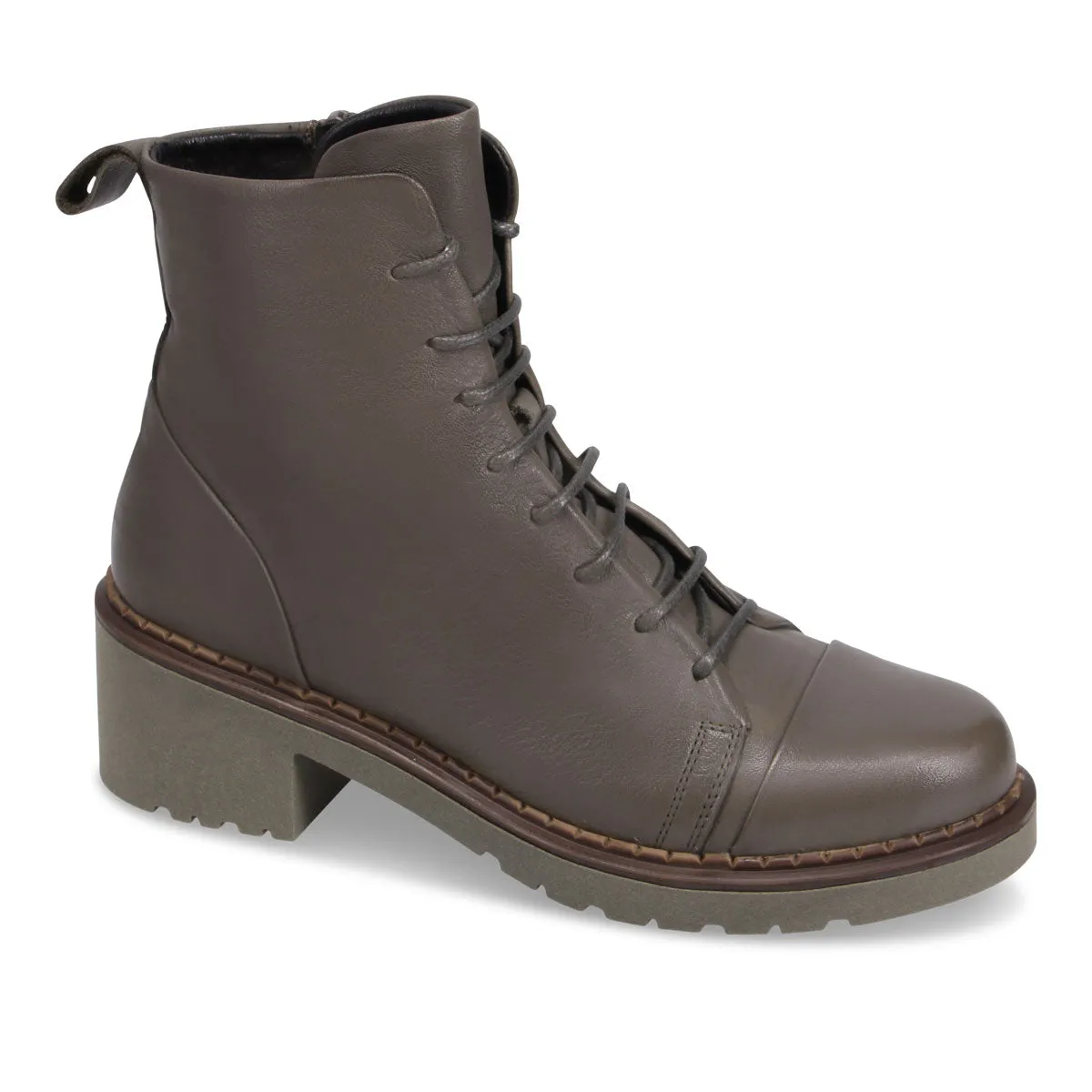 Nikita Boot