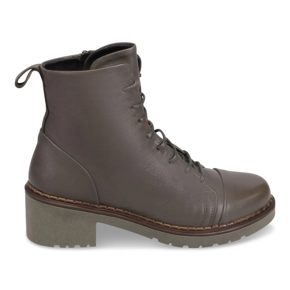 Nikita Boot