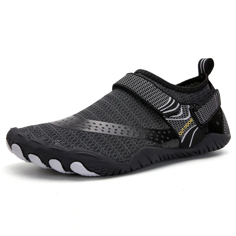 Non-slip buckle swimming shoes