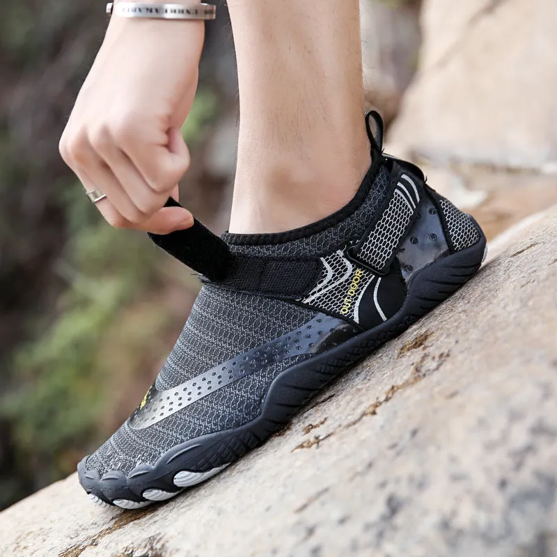 Non-slip buckle swimming shoes