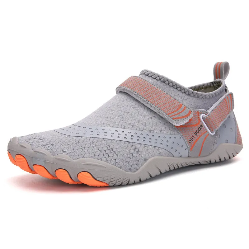 Non-slip buckle swimming shoes