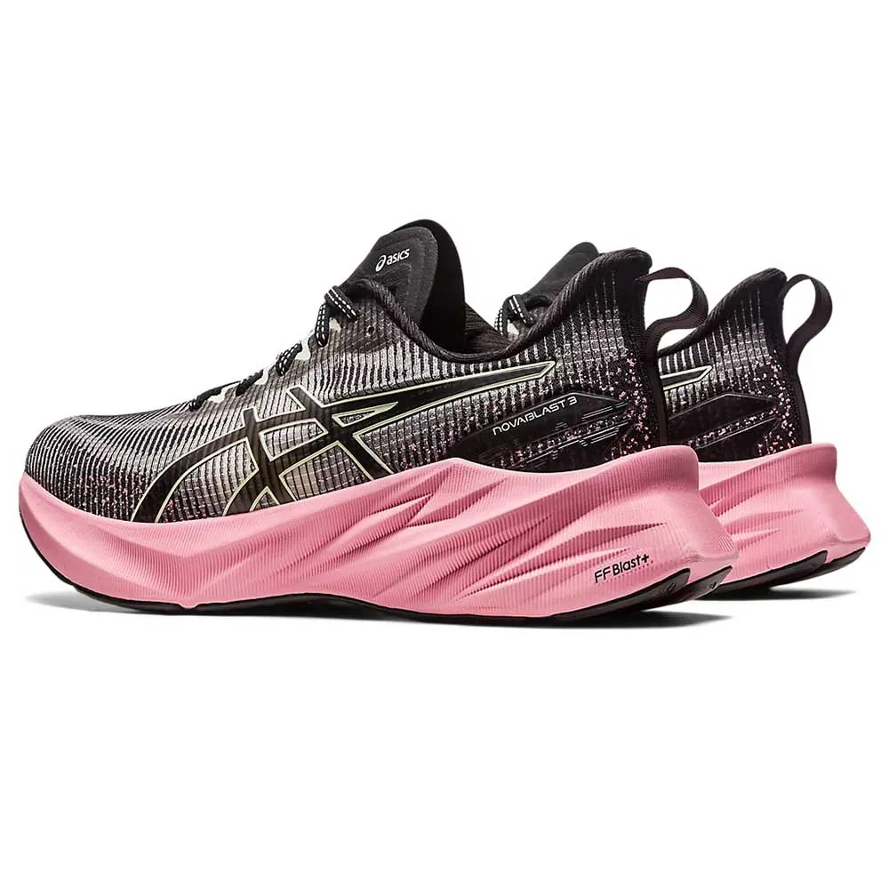 Women's Novablast 3 LE Running Shoe - Black/Pink Rave - Regular (B)