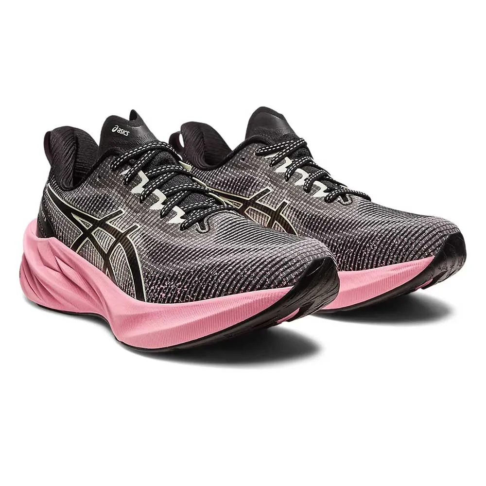 Women's Novablast 3 LE Running Shoe - Black/Pink Rave - Regular (B)
